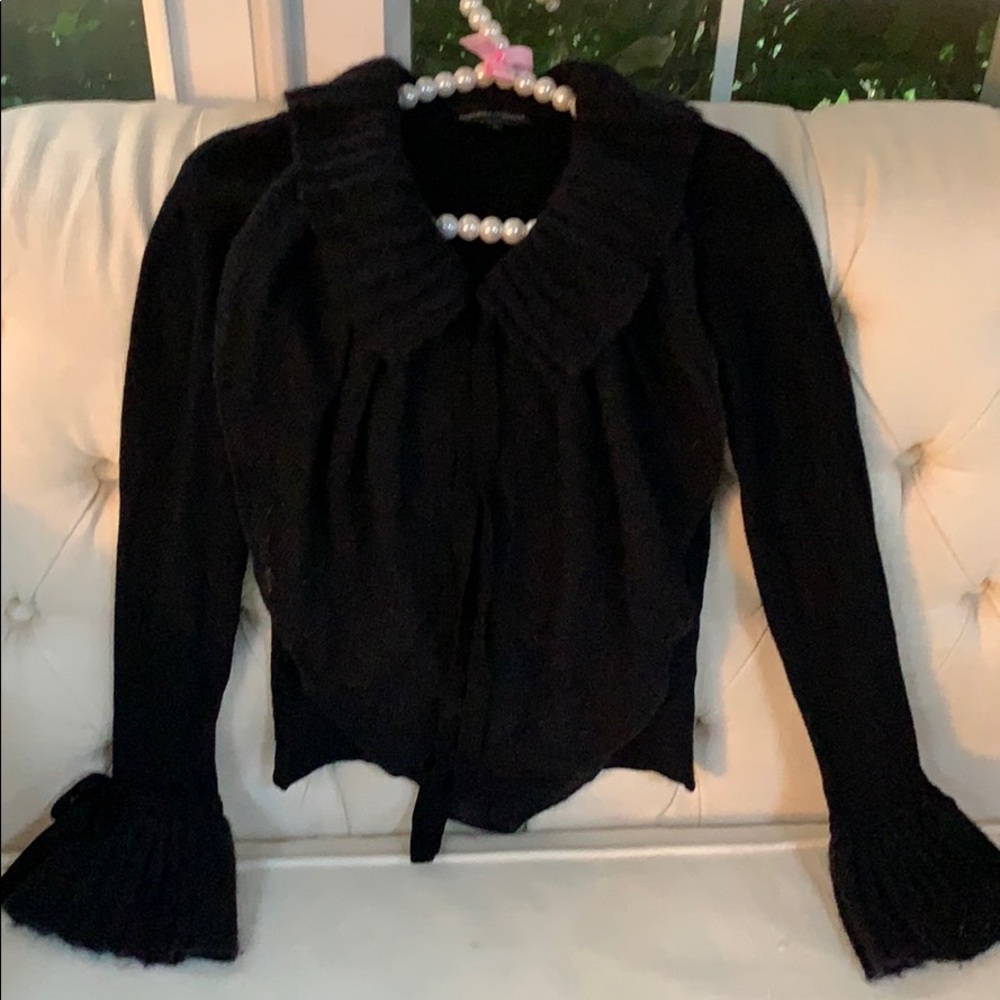 Whimiscial  & feminine, ties with flares on wrists